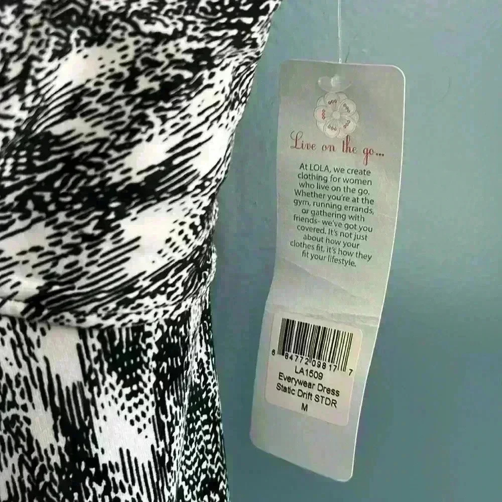 Lola black and white short sleeve lightweight dress women’s size medium NWT - Picture 3 of 5